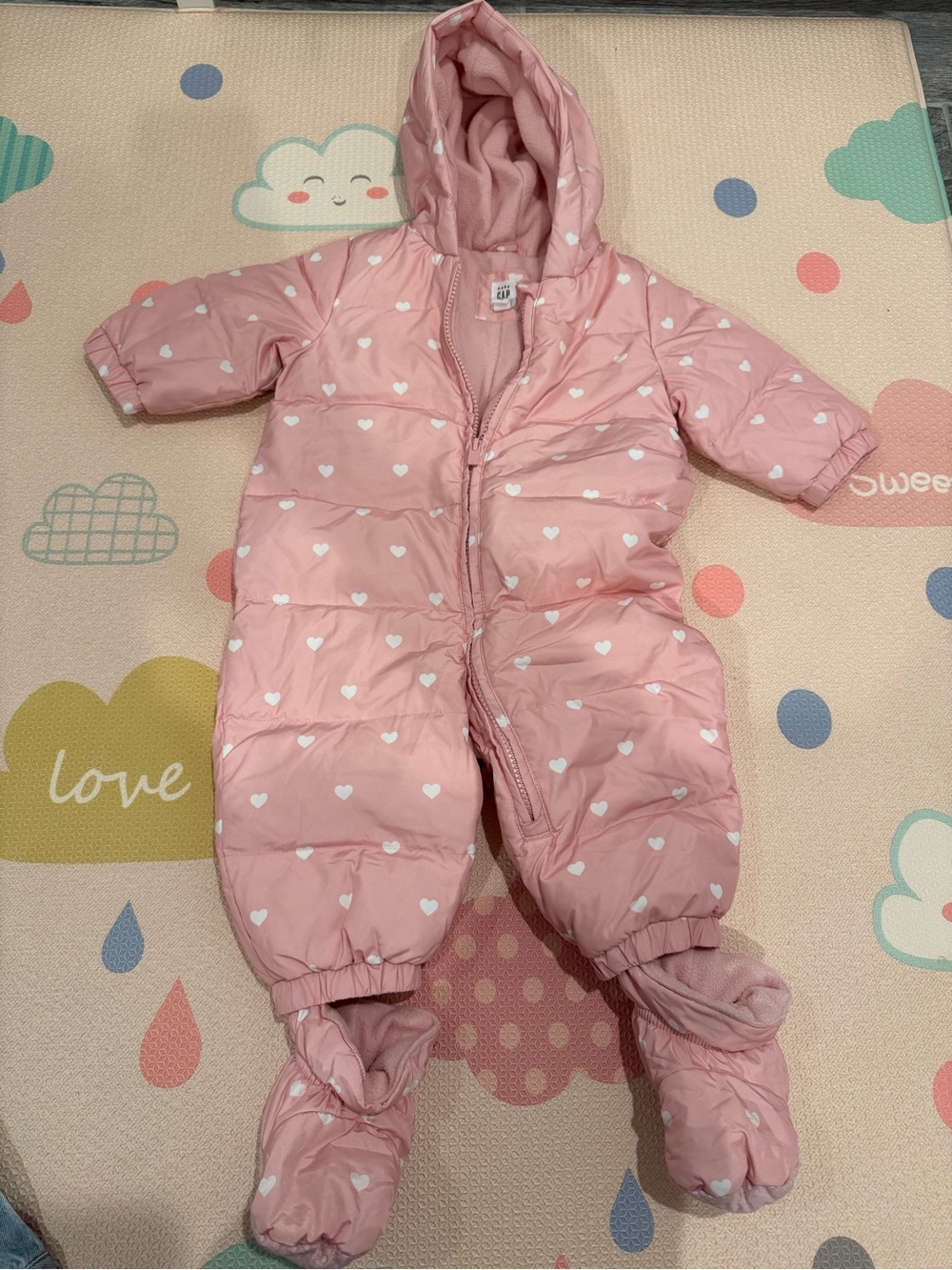 baby GAP Baby Pink Heart Footie Size 6-12 Months Like New